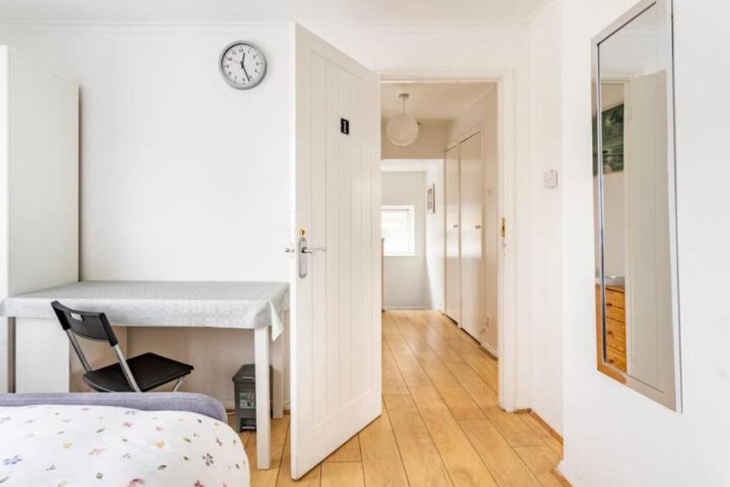 Luton Airport House In Quiet And A Very Pleasant Area, Near London Luton Airport Лутън Екстериор снимка