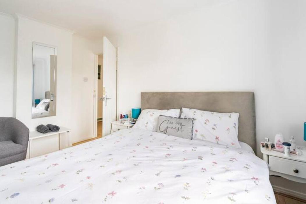 Luton Airport House In Quiet And A Very Pleasant Area, Near London Luton Airport Лутън Екстериор снимка